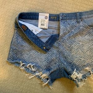 NWT Volcom cut off denim short